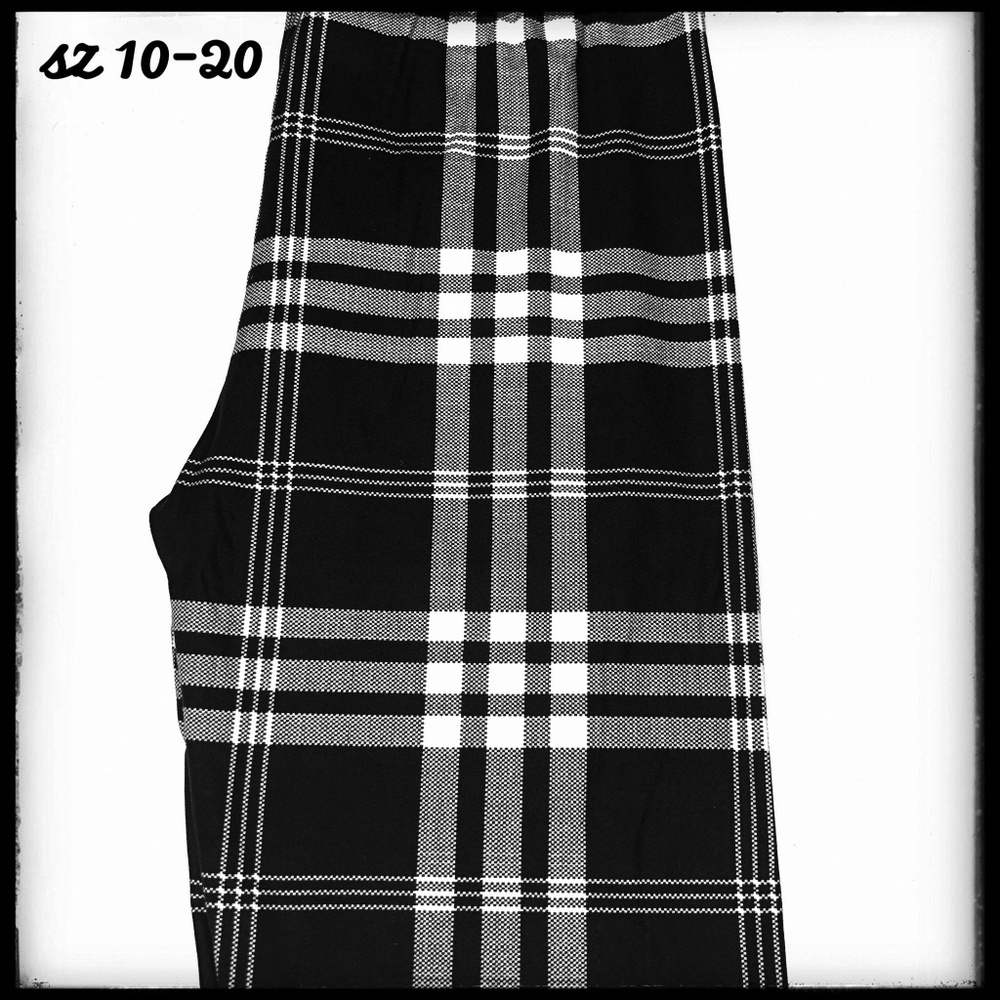 SALE!!!! Black & White Plaid Holiday Leggings!!!